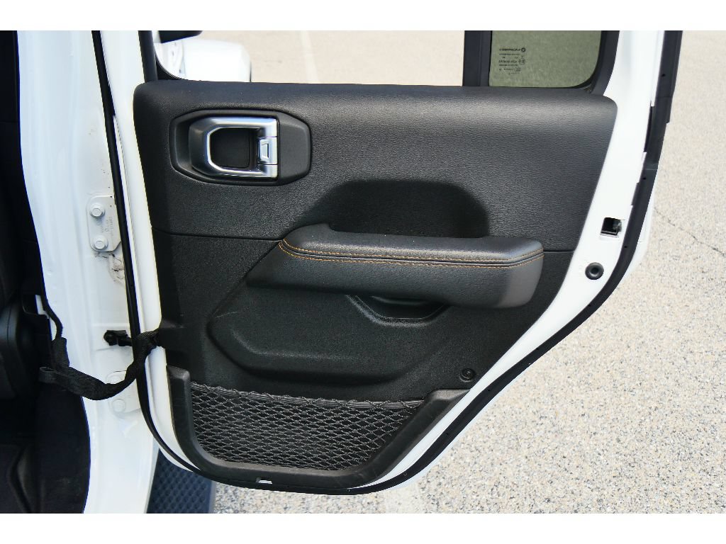 Used 2022 Jeep Wrangler Unlimited Sahara AWD/4WD image 21