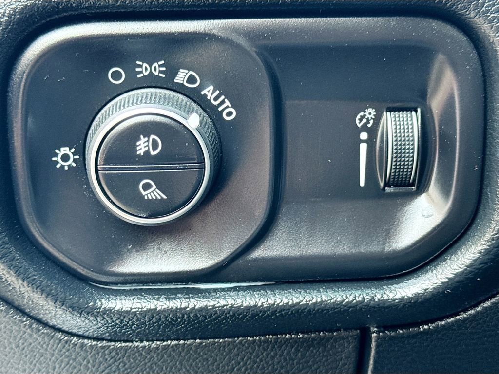 Used 2020 RAM 1500 Big Horn AWD/4WD image 12