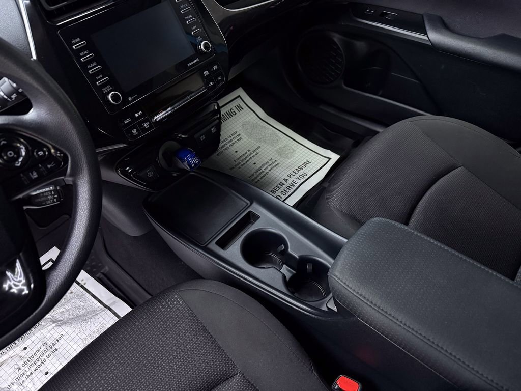 Used 2022 Toyota Prius LE image 14