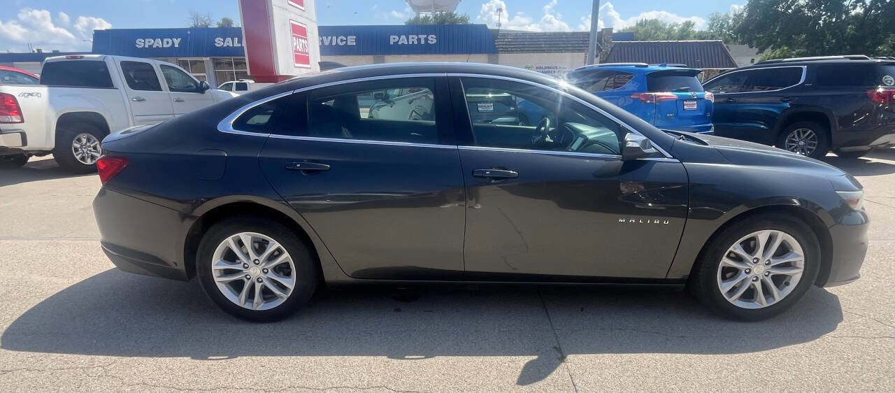 Used 2017 Chevrolet Malibu LT image 4