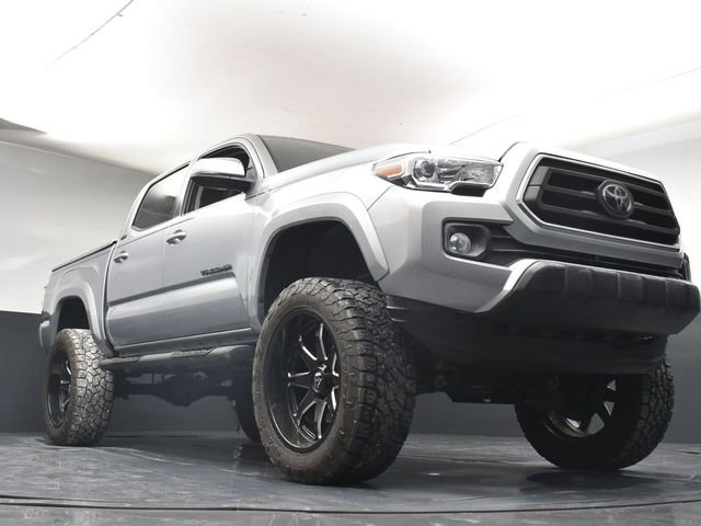 Used 2022 Toyota Tacoma SR5 w/ Technology Package image 29