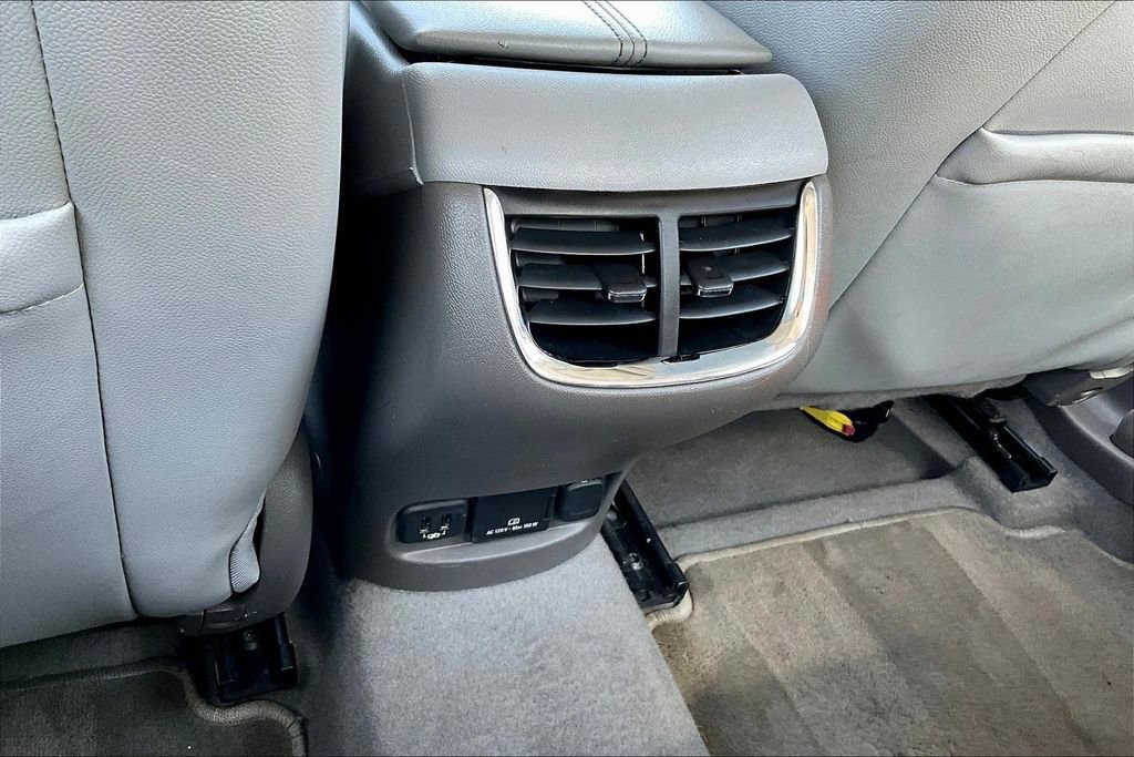 Used 2018 Chevrolet Malibu LT w/ Leather Package image 32