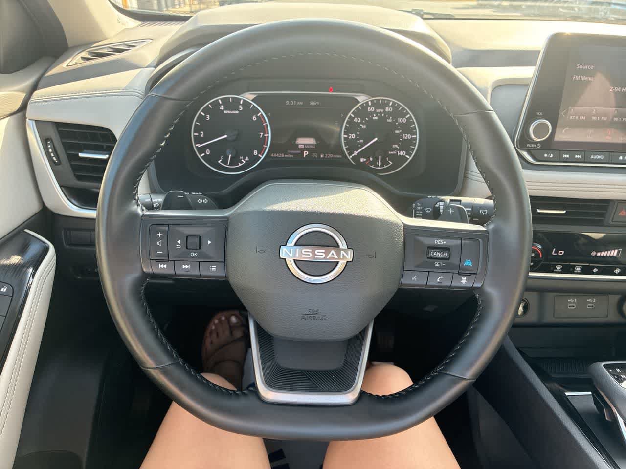 Used 2025 Nissan Rogue SV FWD image 11