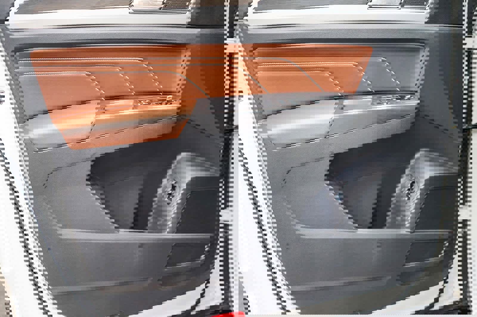 Used 2023 Volkswagen Atlas SE w/ Black Wheel Package image 23