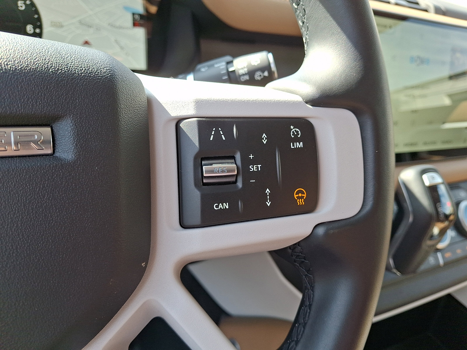Used 2025 Land Rover Defender 110 S AWD/4WD image 20