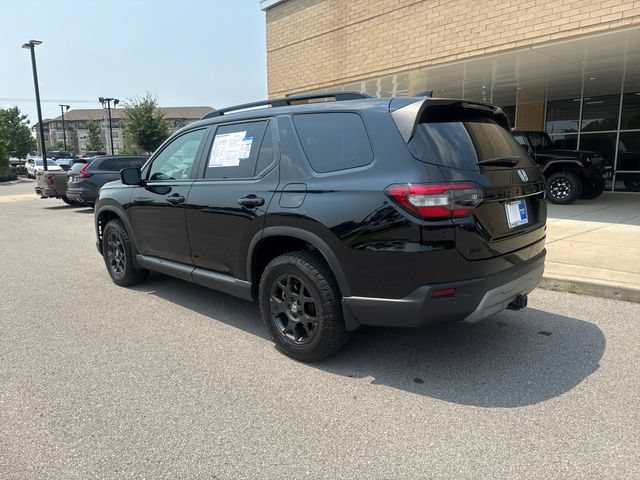 Certified 2025 Honda Pilot TrailSport image 2