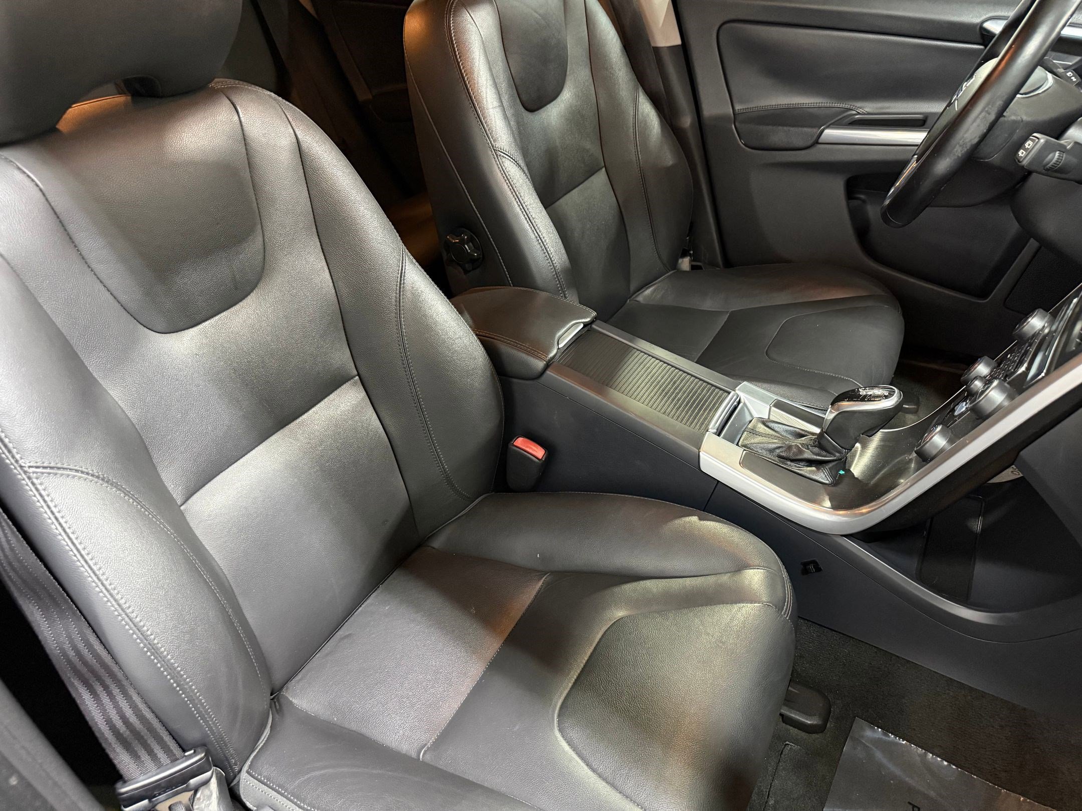 Used 2015 Volvo XC60 T5 Premier image 41