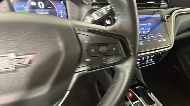 Used 2022 Chevrolet Bolt EUV Premier w/ Sun & Sound Package FWD image 17