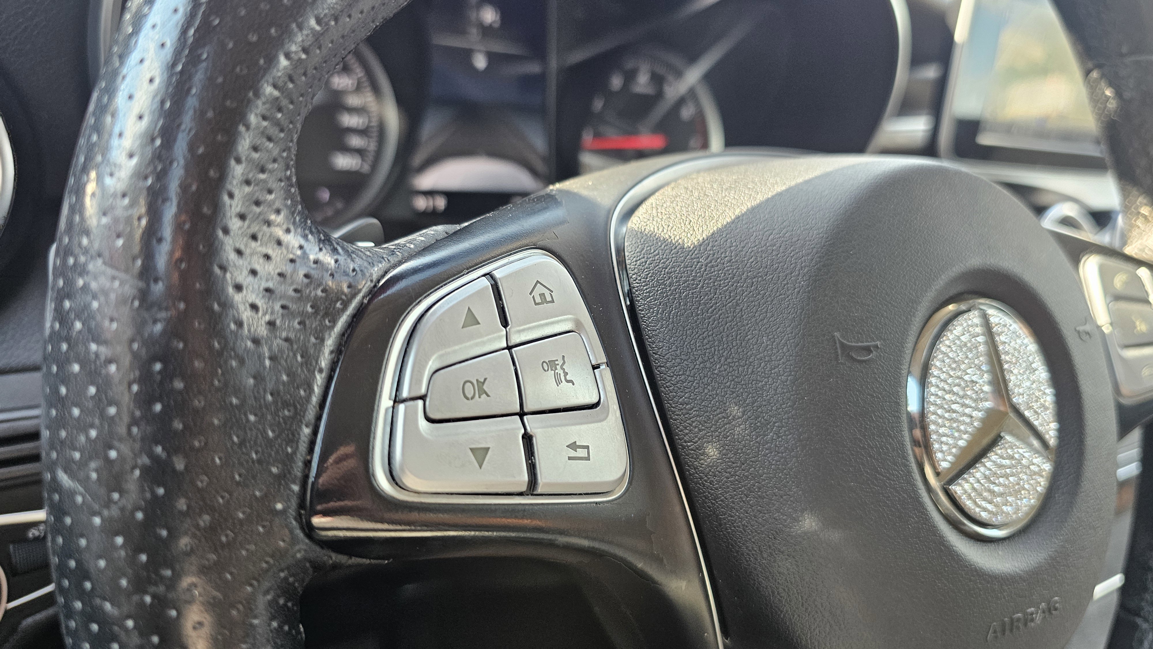 Used 2019 Mercedes-Benz GLC 300 w/ Premium Package image 50