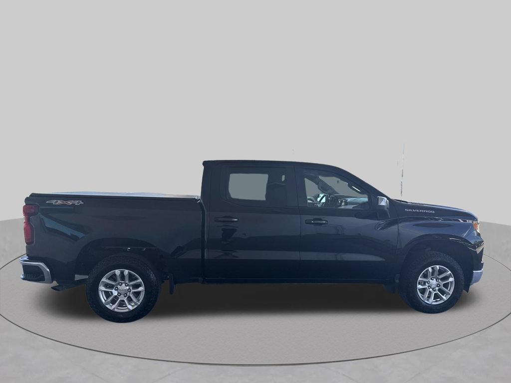 Used 2024 Chevrolet Silverado 1500 LT AWD/4WD image 10