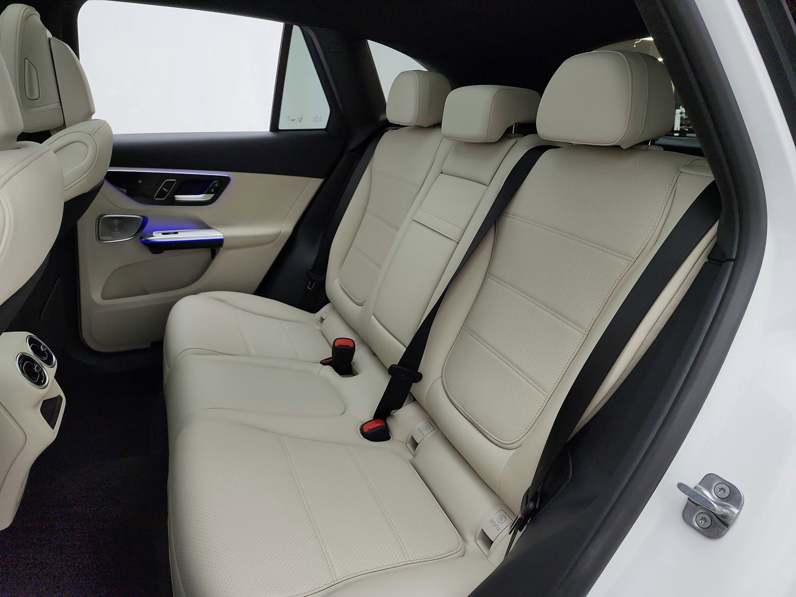 New 2026 Mercedes-Benz GLC 350e 4MATIC image 11