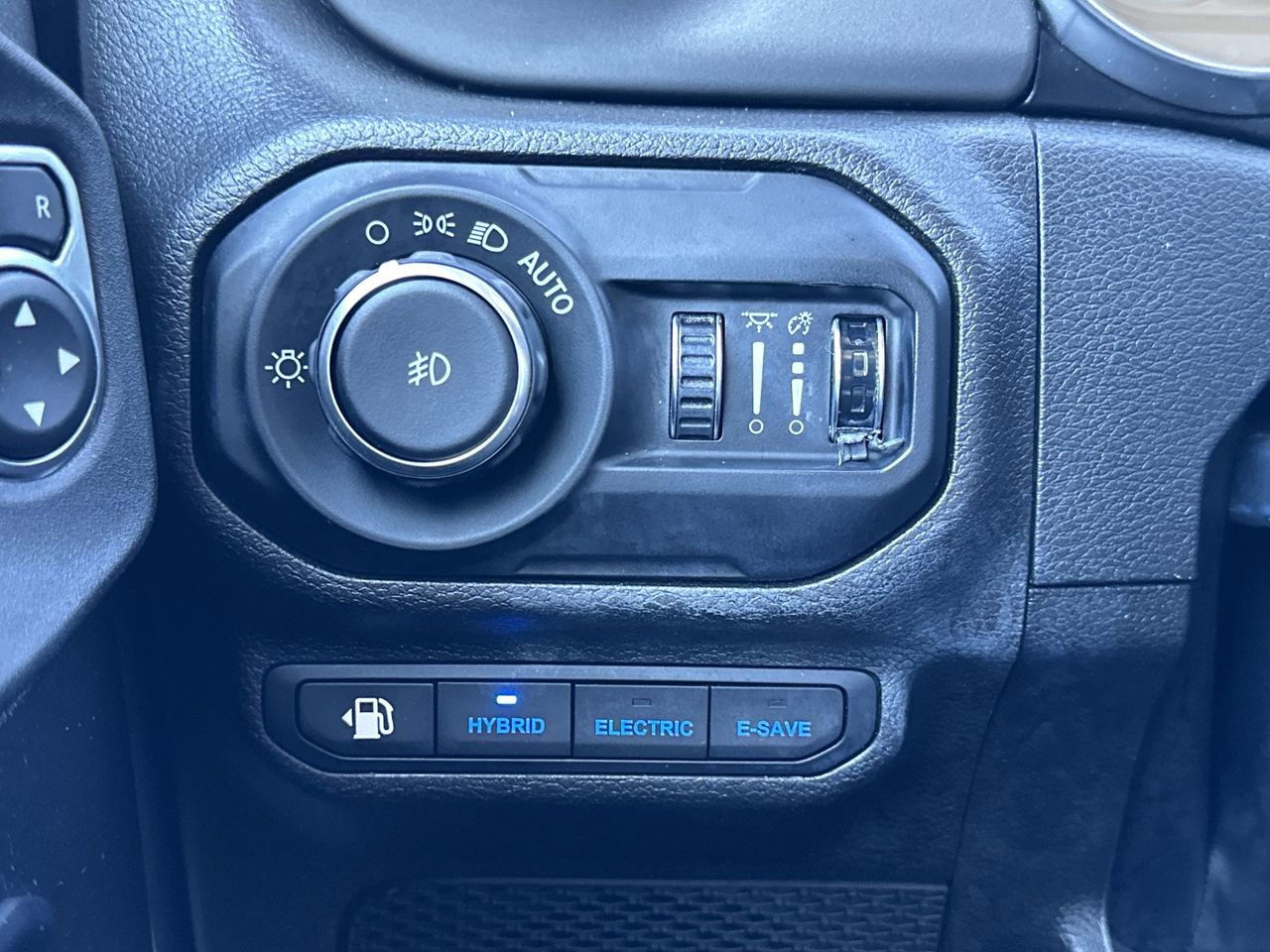 Used 2022 Jeep Wrangler Unlimited Rubicon 4xe w/ Cold Weather Group image 16