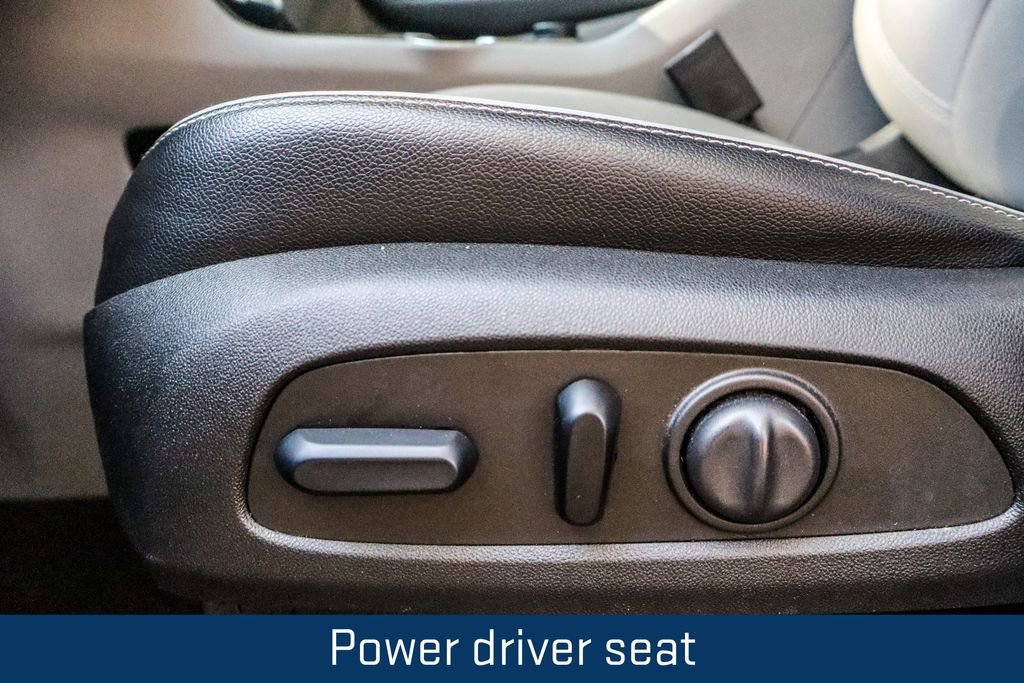 Used 2024 GMC Terrain SLT image 11