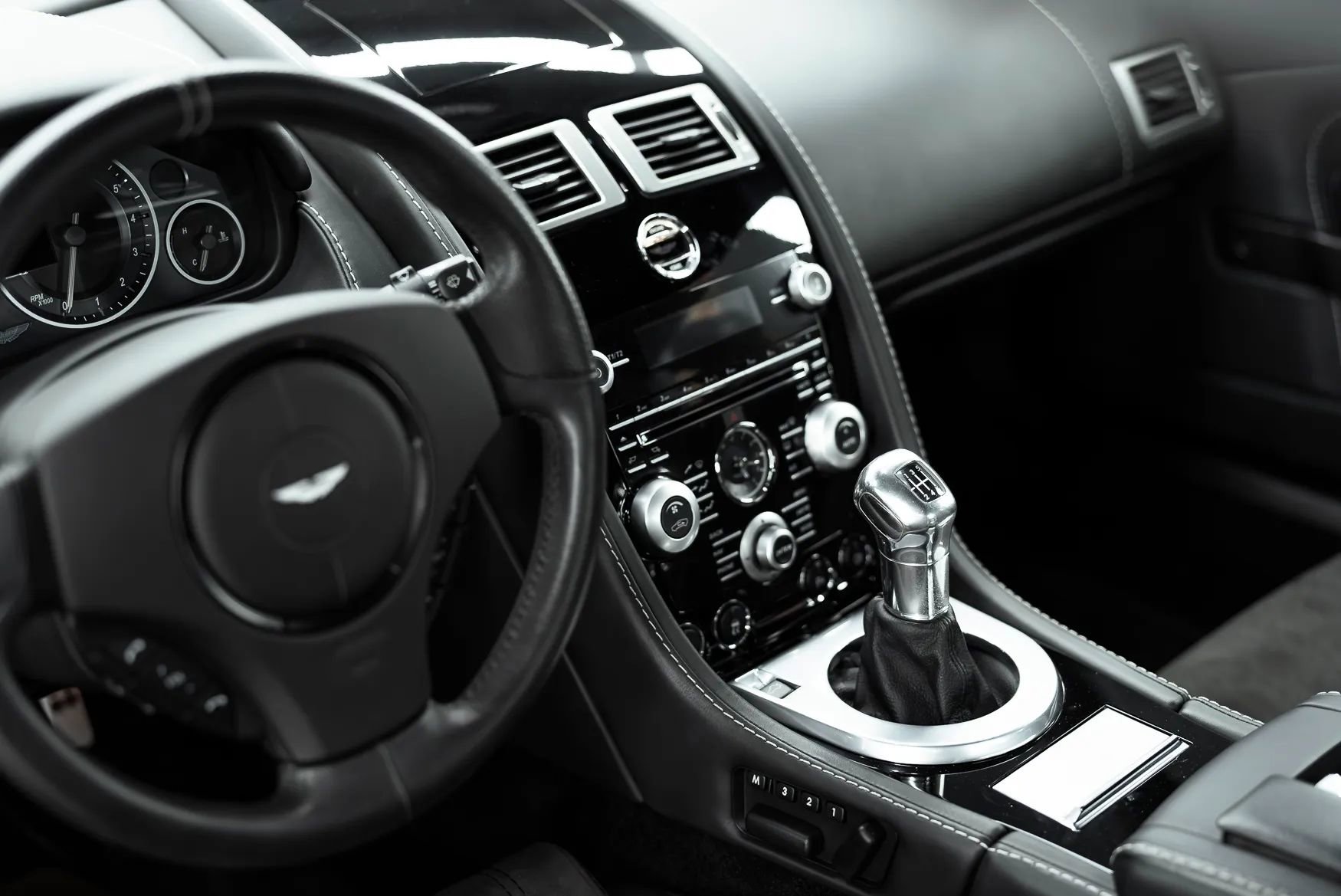 Used 2009 Aston Martin DBS Coupe 2D image 17