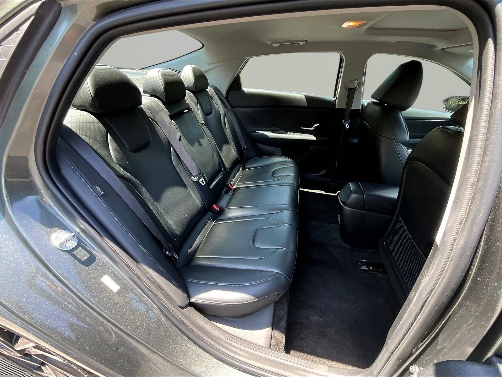 Used 2024 Hyundai Elantra Limited FWD image 25