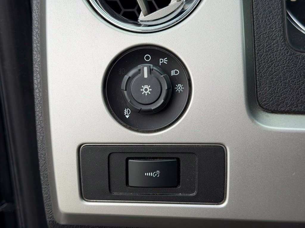 Used 2014 Ford F150 Lariat w/ Equipment Group 502A Luxury AWD/4WD image 15