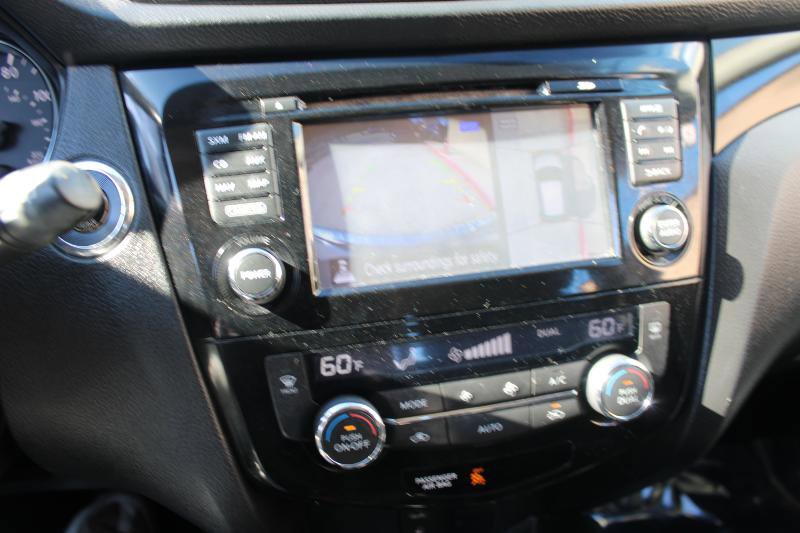 Used 2018 Nissan Rogue Sport SV w/ SV Technology Package FWD image 25