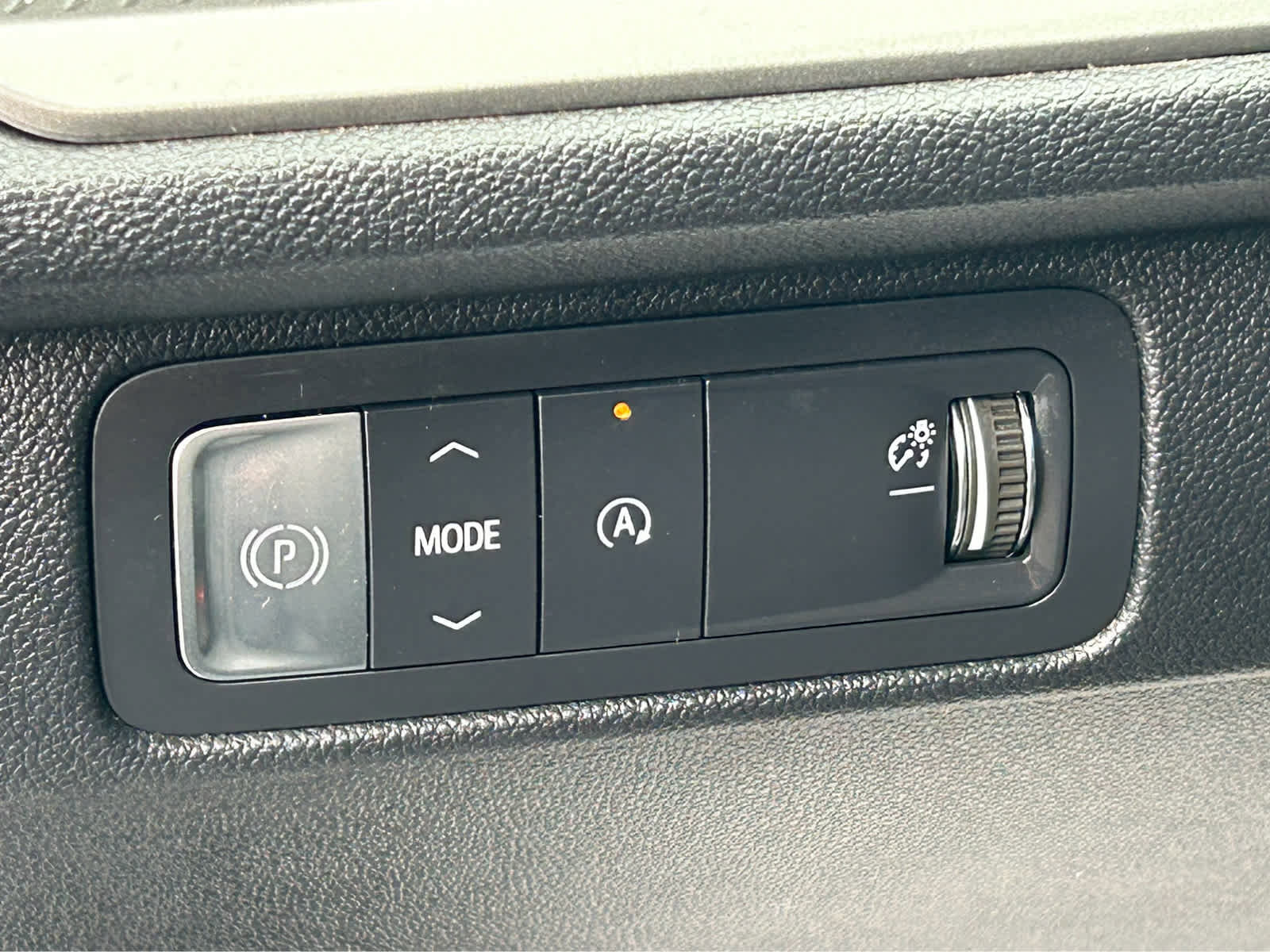 Used 2025 Chevrolet Traverse LT image 21