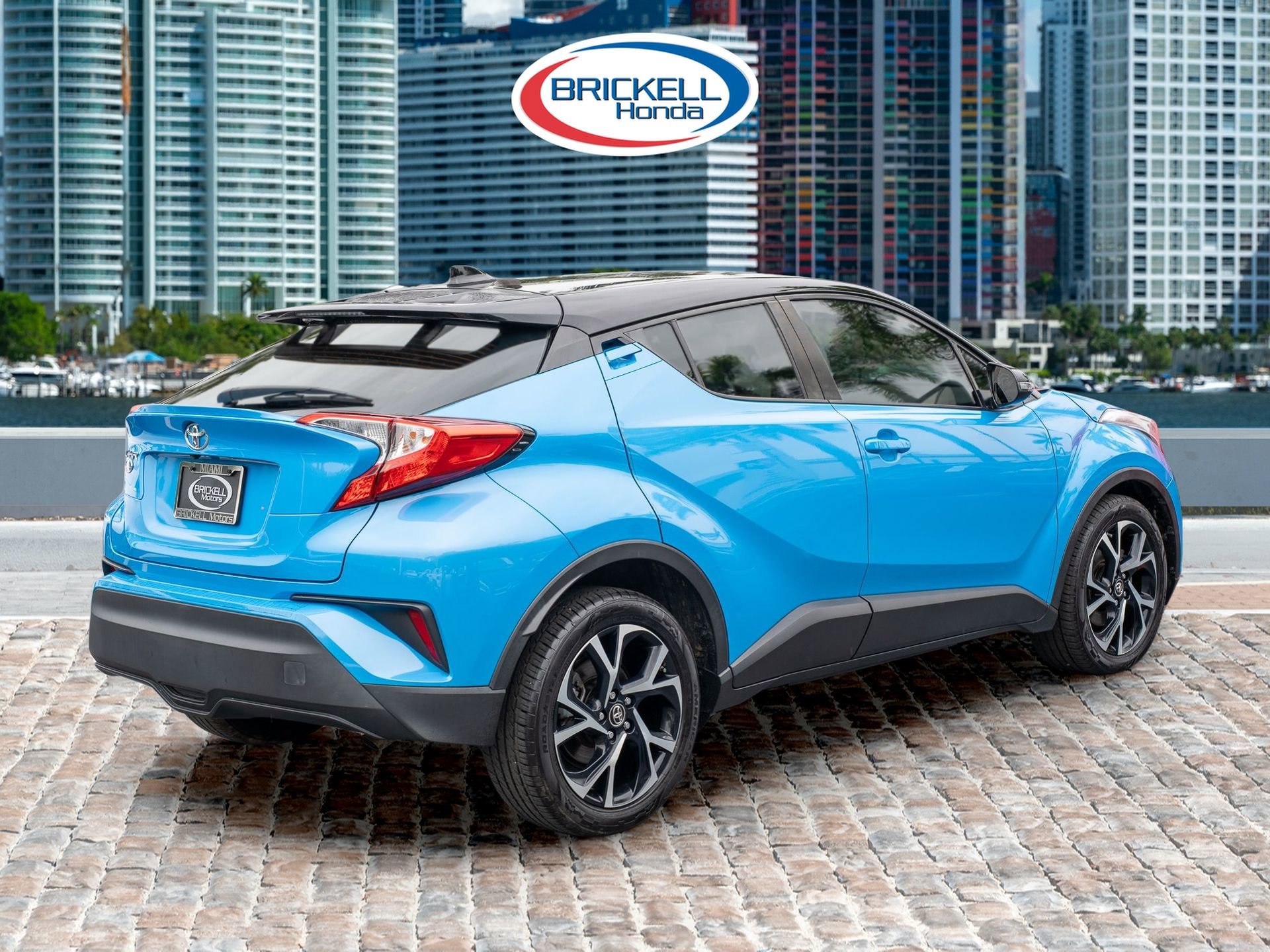 Used 2019 Toyota C-HR XLE image 5