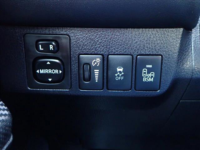 Used 2015 Toyota RAV4 Limited w/ Technology Package image 24