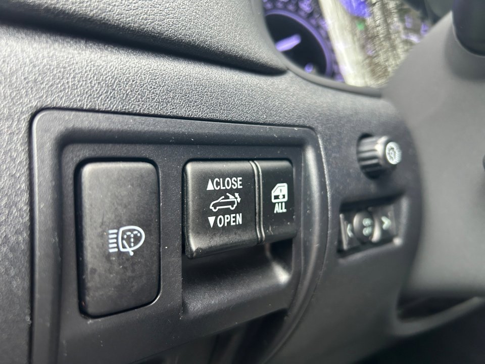 Used 2011 Lexus IS 250C w/ Luxury Pkg image 25