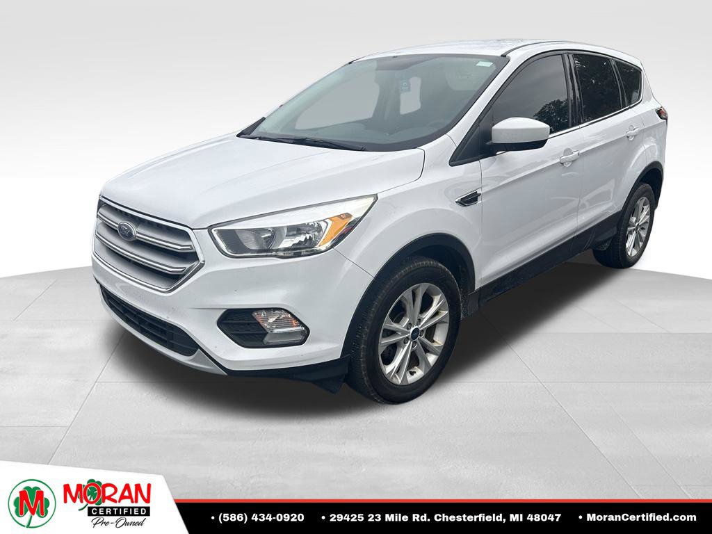 Used 2017 Ford Escape SE FWD image 2