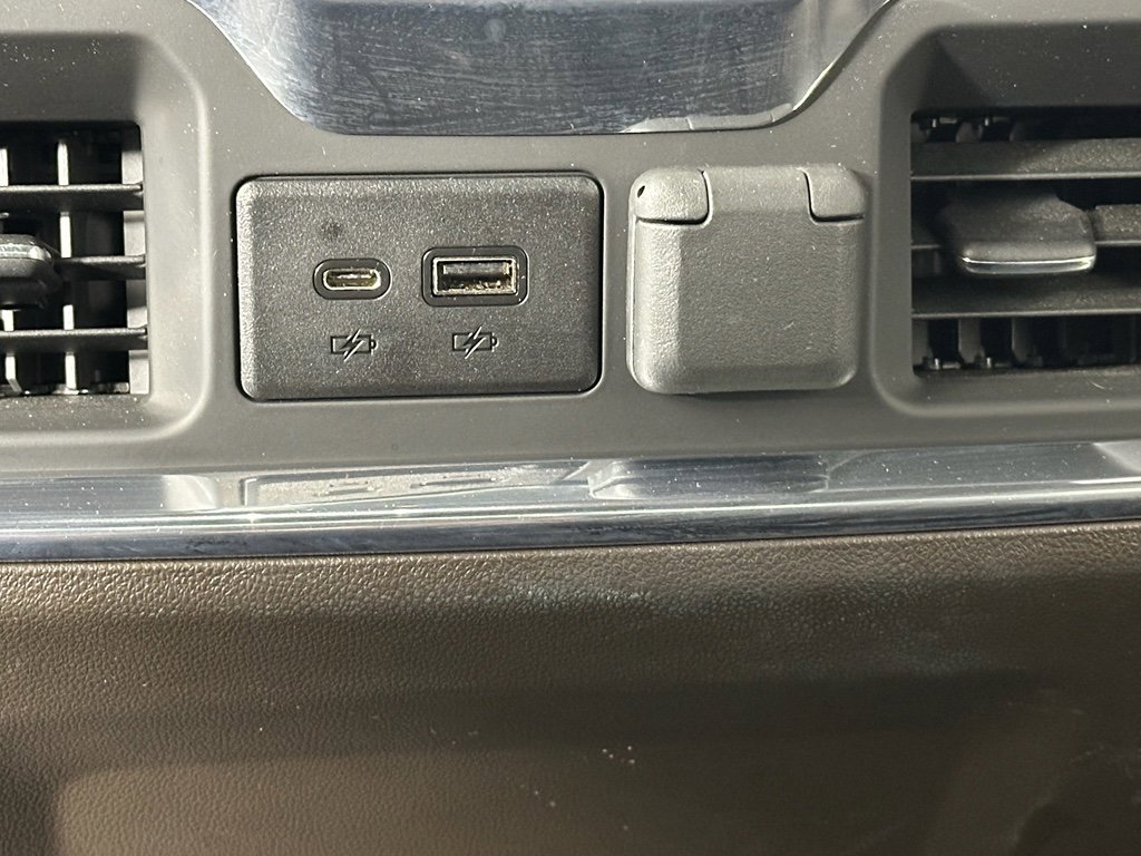 Used 2022 GMC Sierra 3500 Denali w/ Denali Ultimate Package image 29