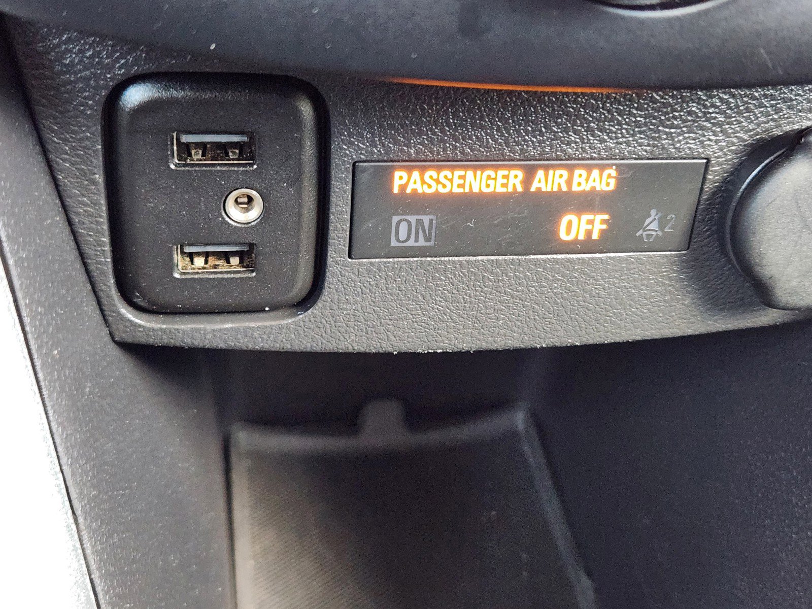 Used 2020 Chevrolet Trax LT w/ LT Convenience Package FWD image 16