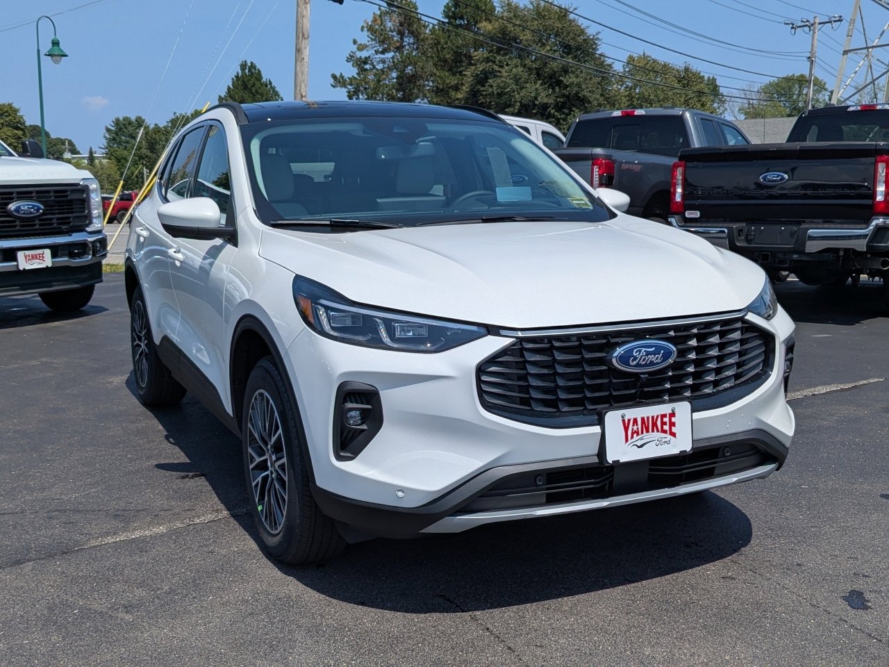 New 2025 Ford Escape SE