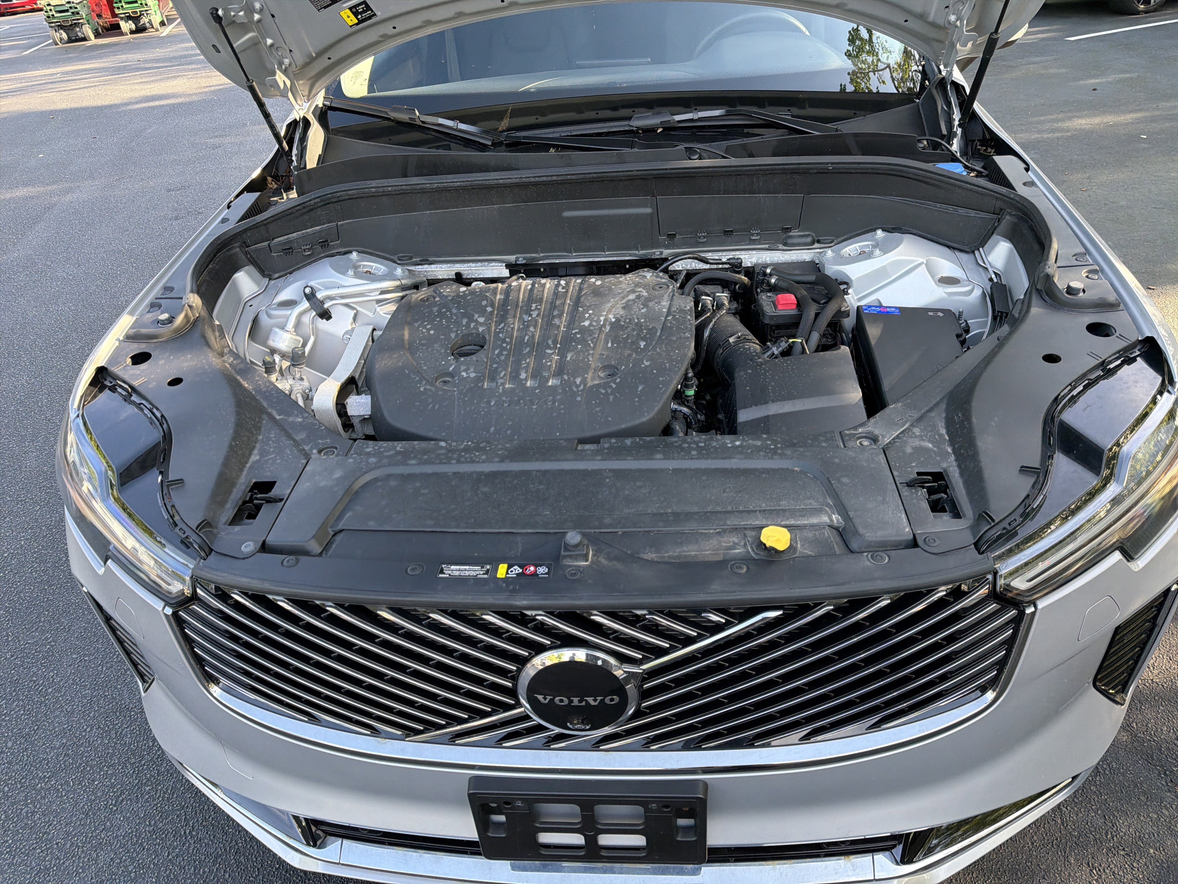 Certified 2025 Volvo XC90 B5 Plus AWD/4WD image 36