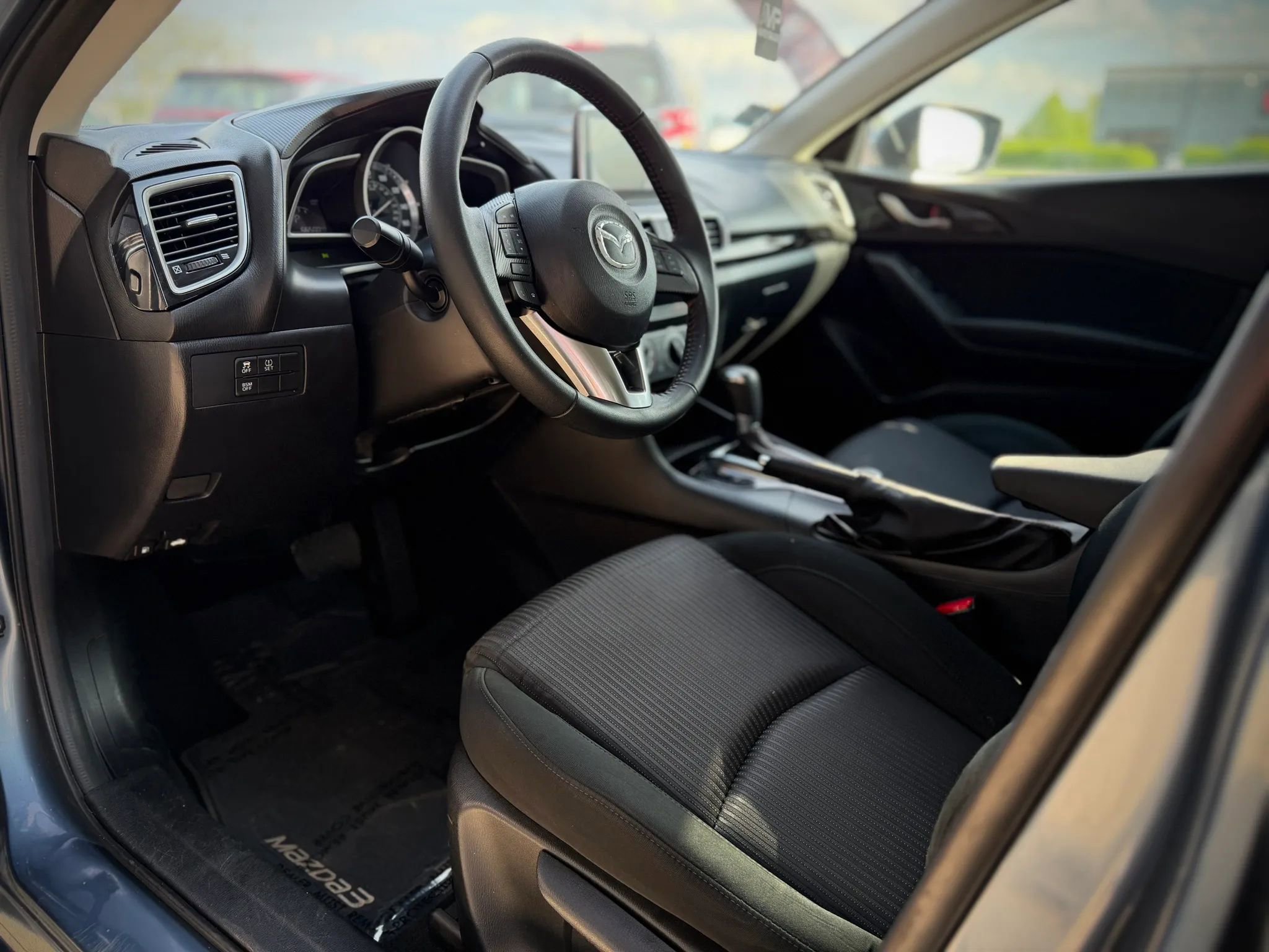 Used 2015 MAZDA MAZDA3 i Touring FWD image 7