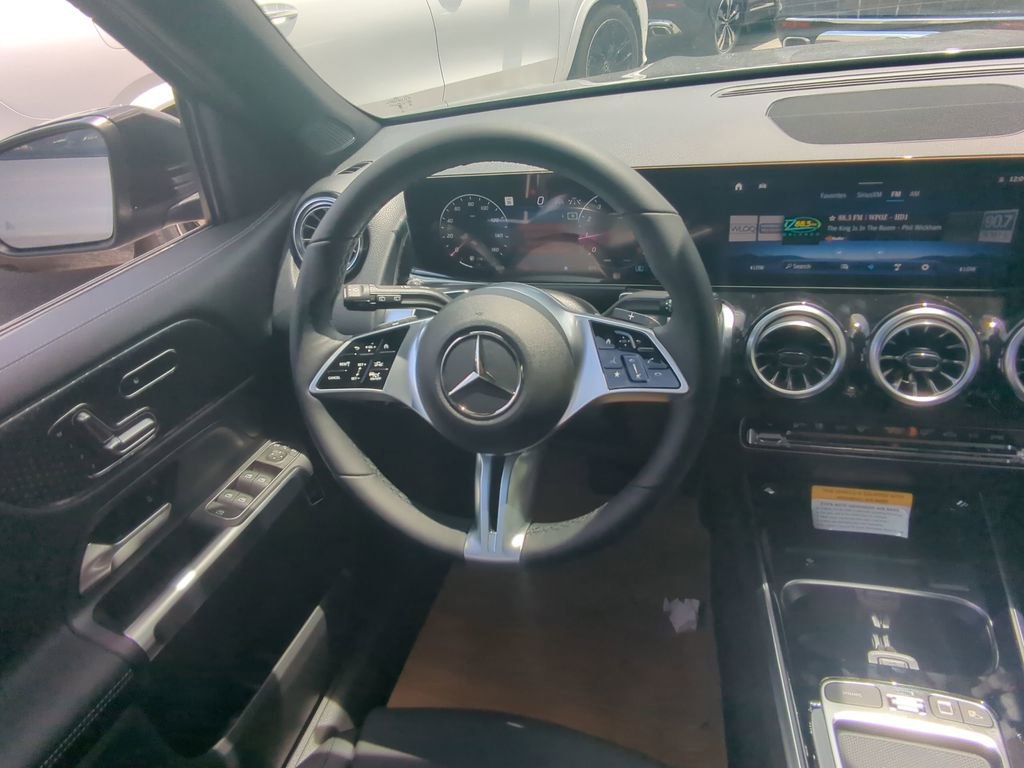 New 2025 Mercedes-Benz GLB 250 GLB 250 image 3