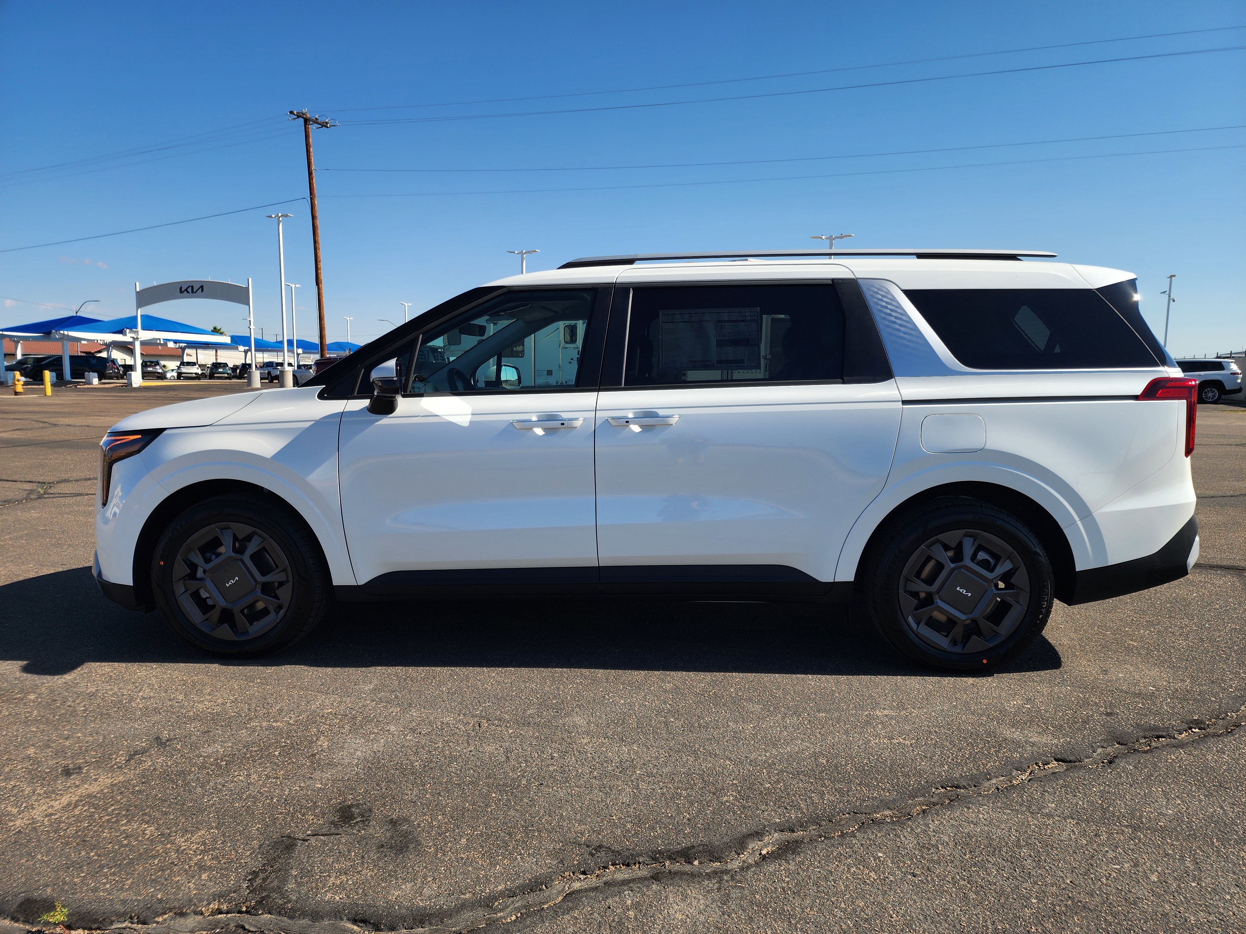 New 2026 Kia Carnival EX image 7