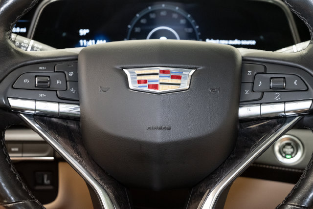 Used 2023 Cadillac Escalade Premium Luxury AWD/4WD image 12