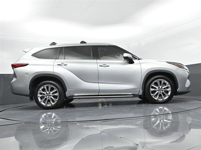 Used 2021 Toyota Highlander Limited FWD image 37