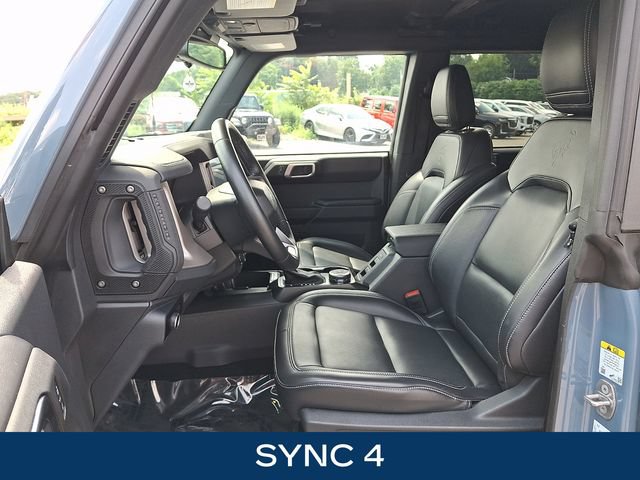 Used 2025 Ford Bronco Outer Banks AWD/4WD image 2