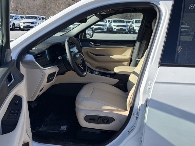 New 2026 Jeep Grand Cherokee Limited image 16