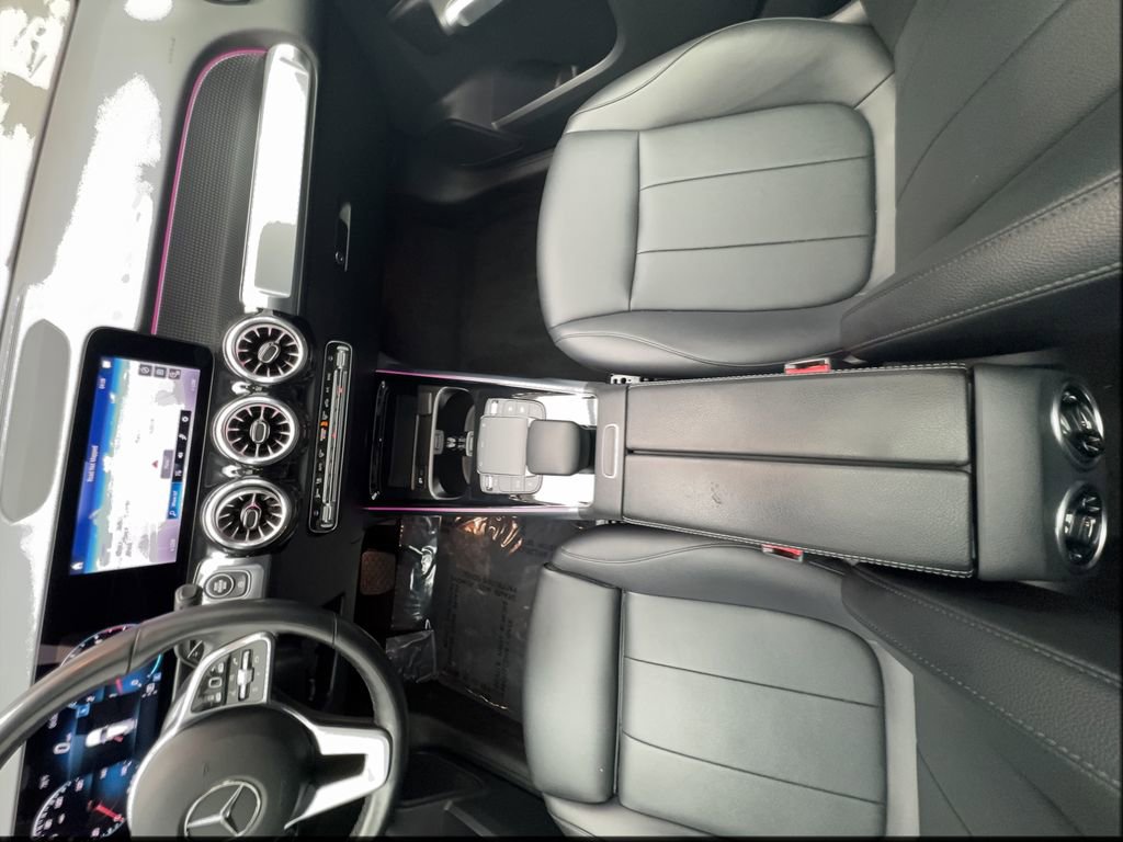 Used 2022 Mercedes-Benz GLB 250 4MATIC w/ Premium Package Lite image 35