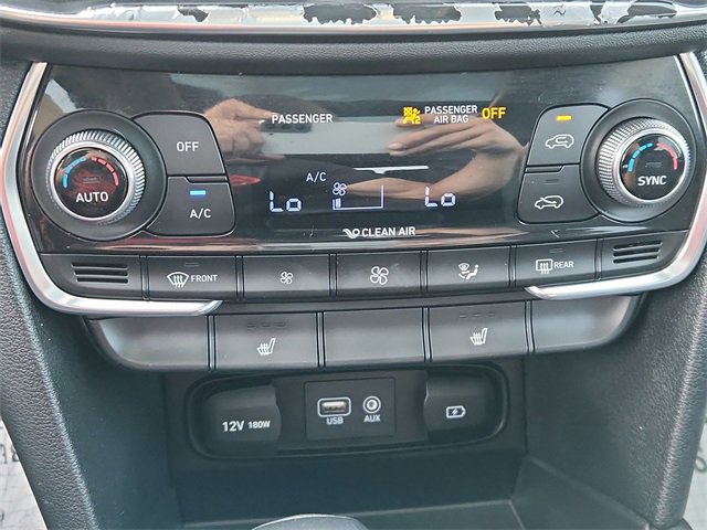 Used 2019 Hyundai Santa Fe Limited image 18