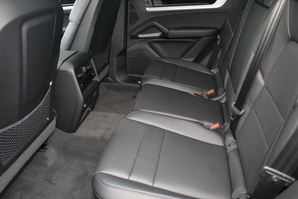 New 2026 Porsche Cayenne image 24