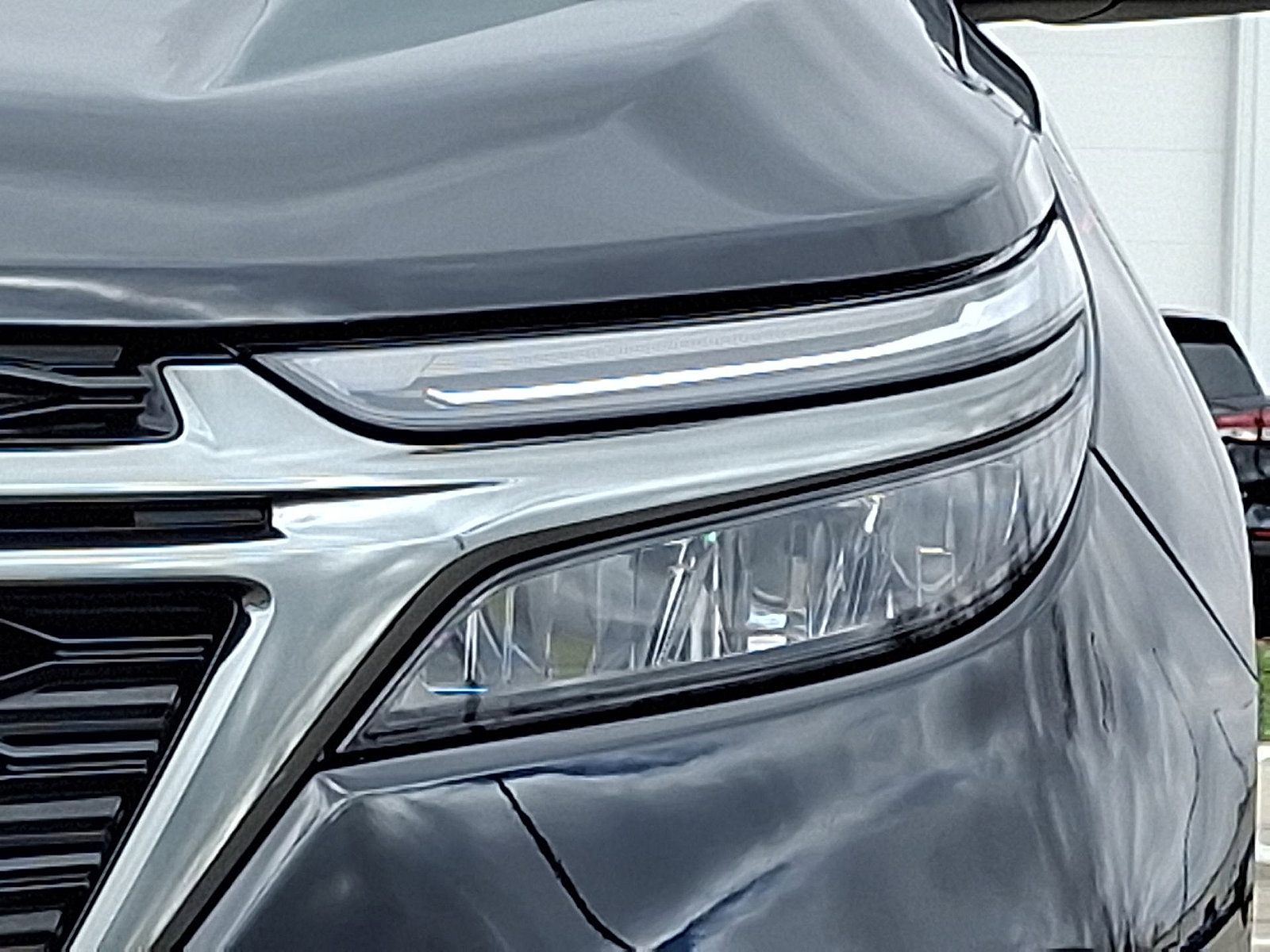 Used 2023 Chevrolet Equinox RS FWD image 28