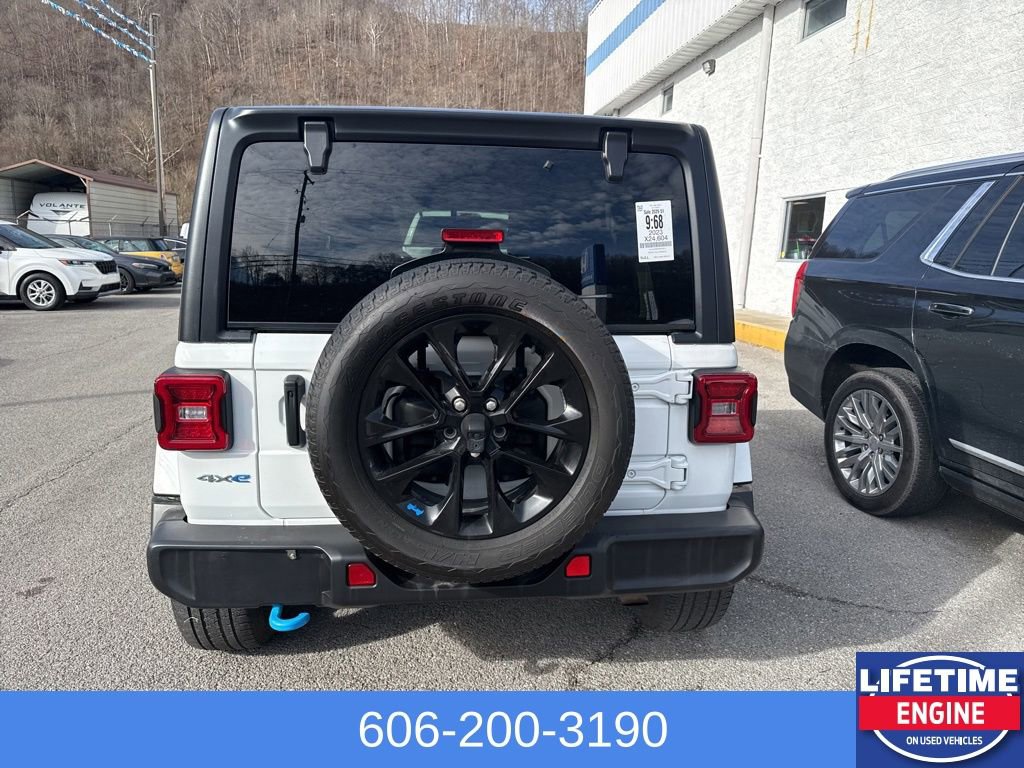 Used 2023 Jeep Wrangler Unlimited Sahara w/ Cold Weather Group image 9