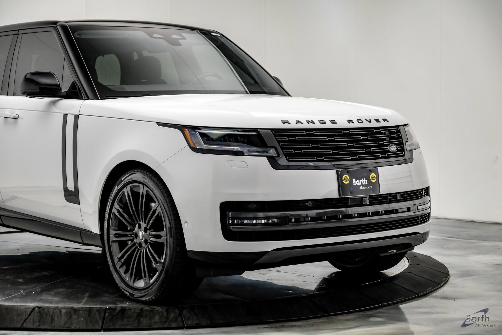 Used 2024 Land Rover Range Rover SE AWD/4WD image 26