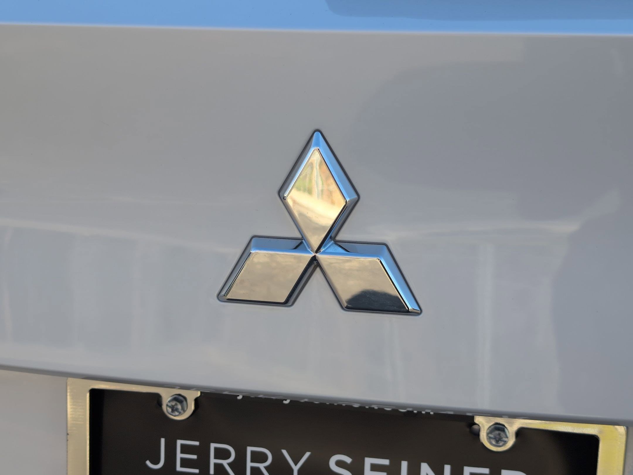 Used 2025 Mitsubishi Outlander SEL image 14