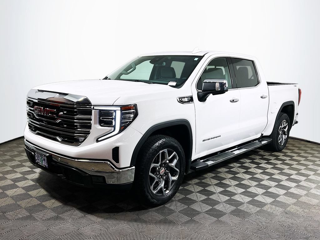 Used 2023 GMC Sierra 1500 SLT w/ SLT Premium Plus Package AWD/4WD image 3