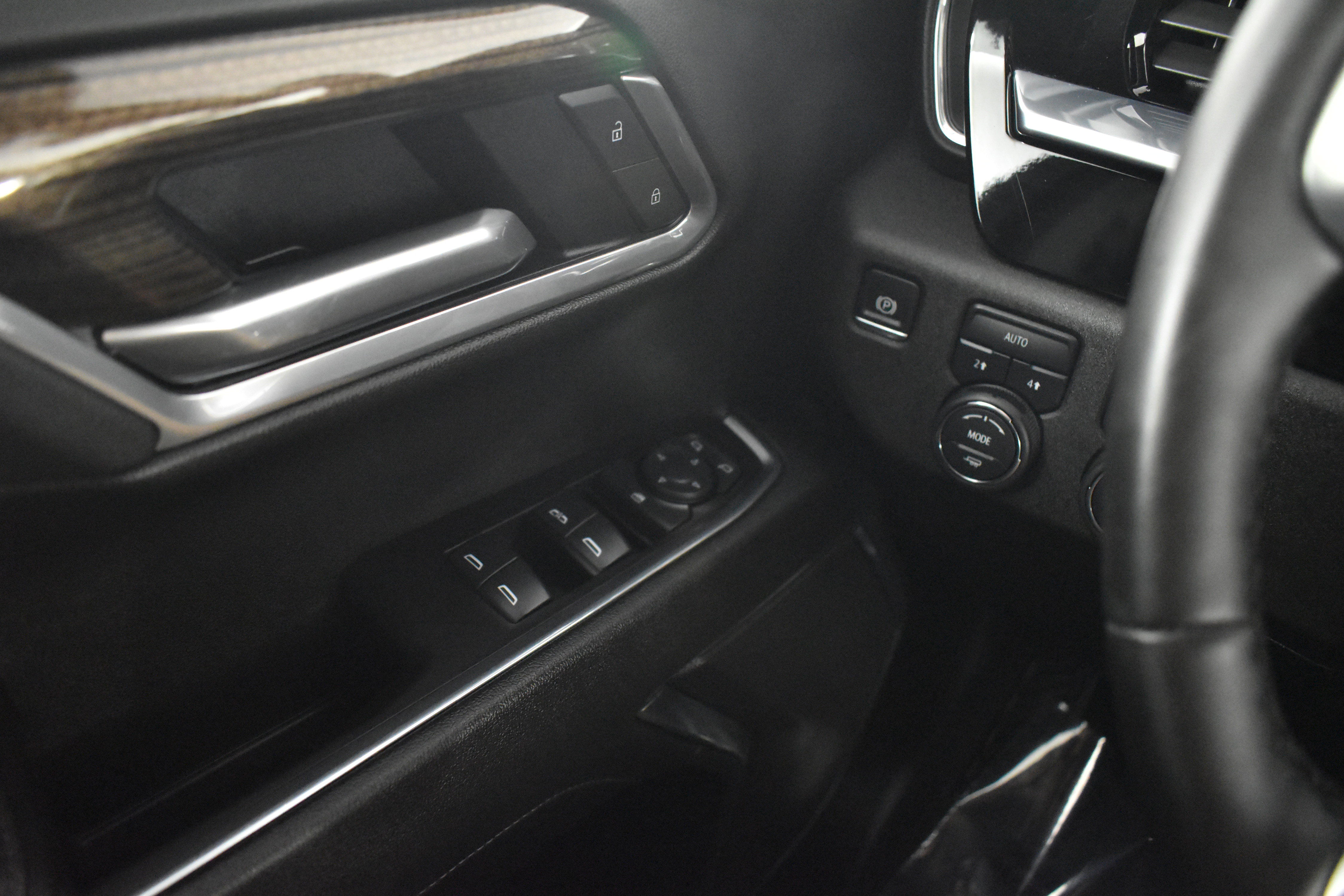 Used 2025 Chevrolet Silverado 1500 LT image 36