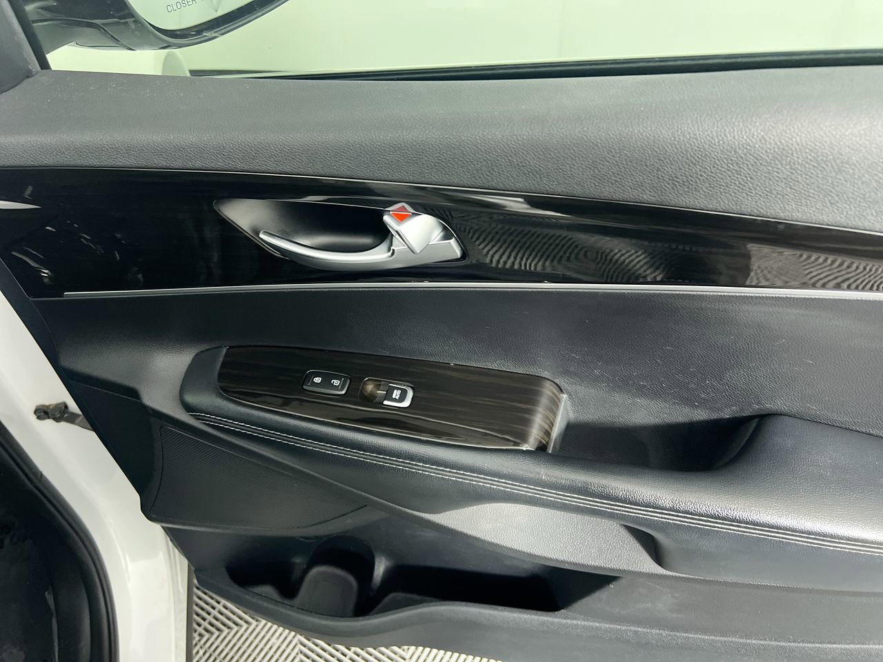 Used 2019 Kia Sorento FWD image 29