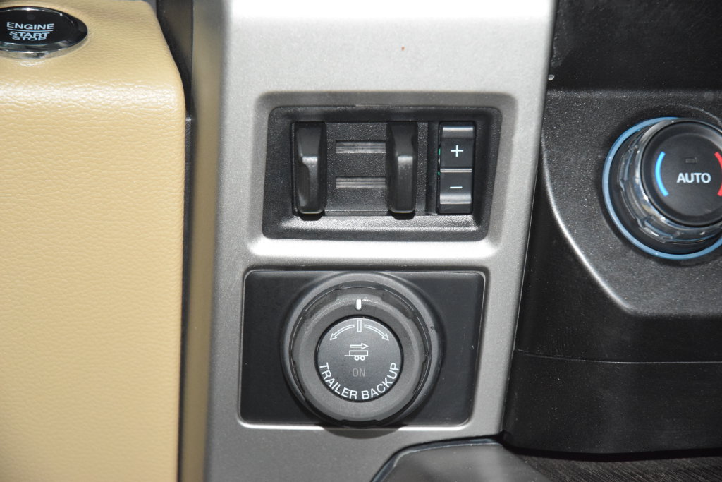 Used 2021 Ford F250 Lariat w/ Lariat Ultimate Package AWD/4WD image 37