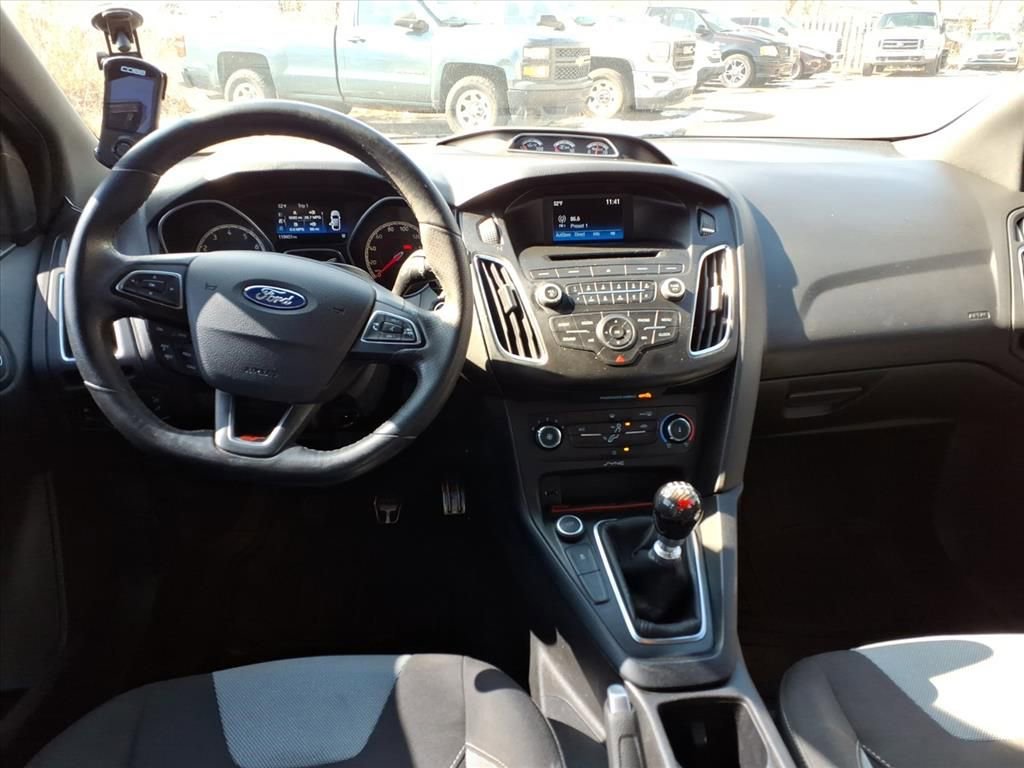 Used 2017 Ford Focus ST image 11