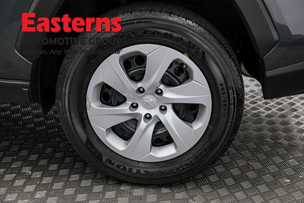 Used 2024 Toyota RAV4 LE image 32